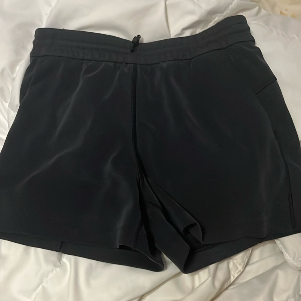 BLACK Lululemon softstream high rise shorts
